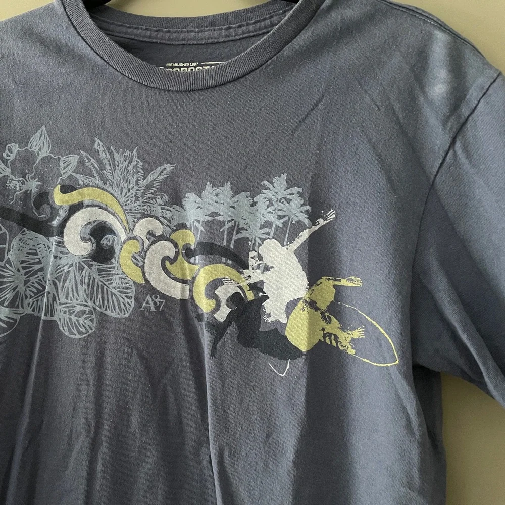 Aeropostale T-Shirt - Picture 5 of 5